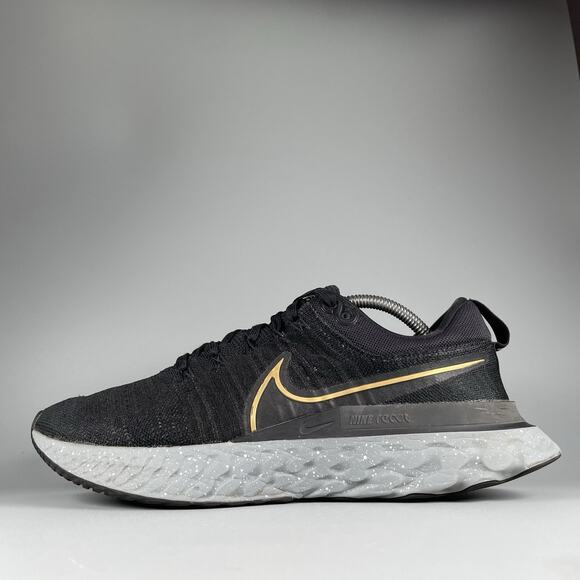 Nike React Infinity Run Flyknit 2 Men’s 11 Black Gold Running Sneakers Atheltic - Picture 1 of 9